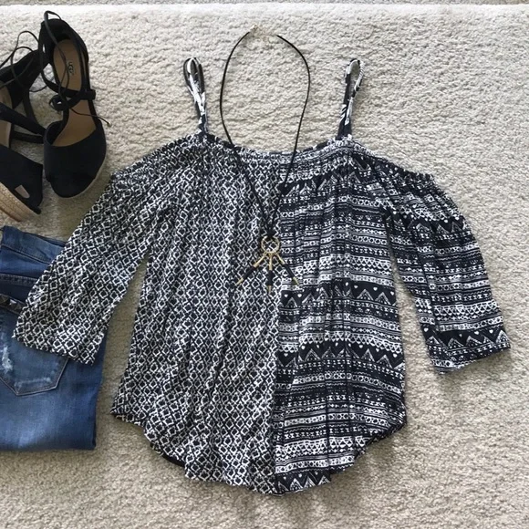 Anthropologie Reeve Open Shoulder Top - Picture 4 of 7